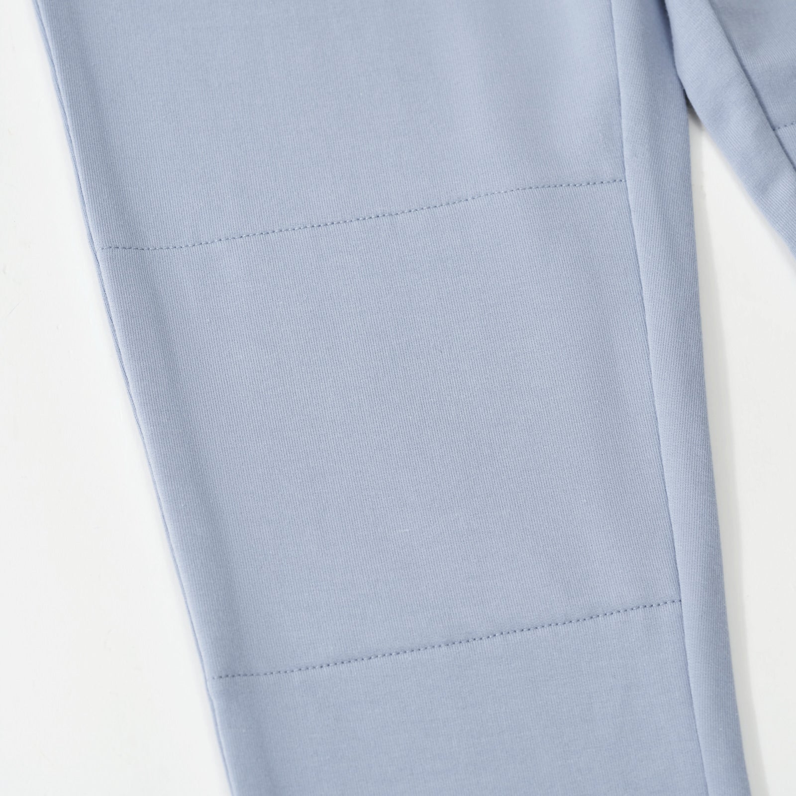 Close up image of the knee detail on the Fog Jogger