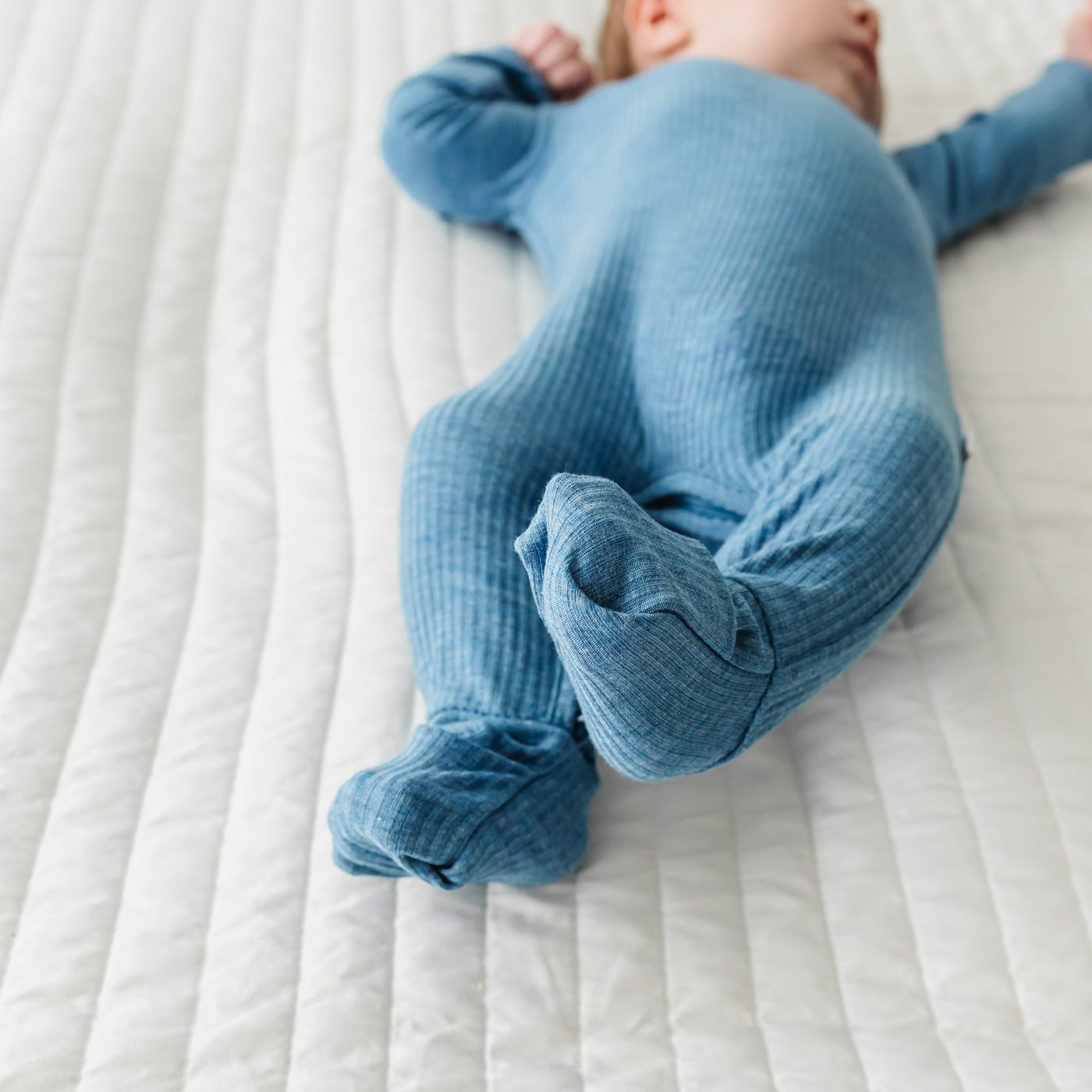 Crescent Zippy - Heather Blue Ribbed Crescent Zippy