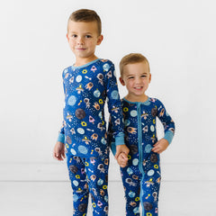 children in out of this world printed pajamas