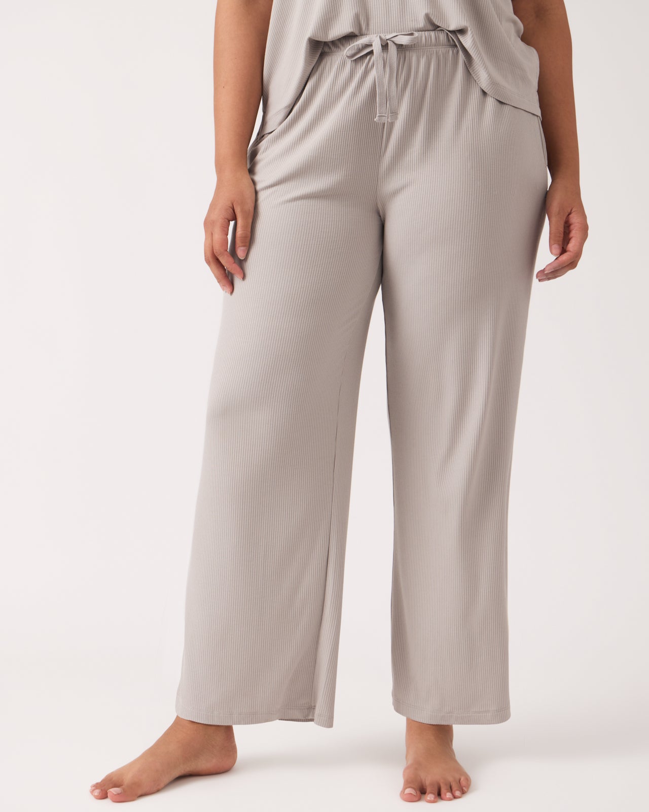 Front view of woman wearing the Dove Gray Women's Ribbed Wide Leg Pant