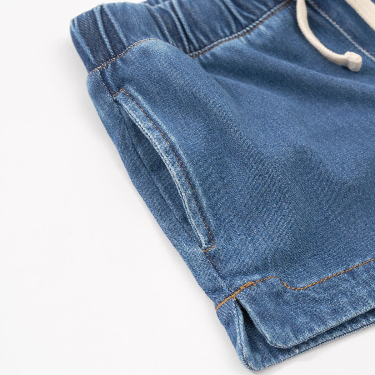 Close up of the side pocket detail on the Midwash Blue Denim Shorts 