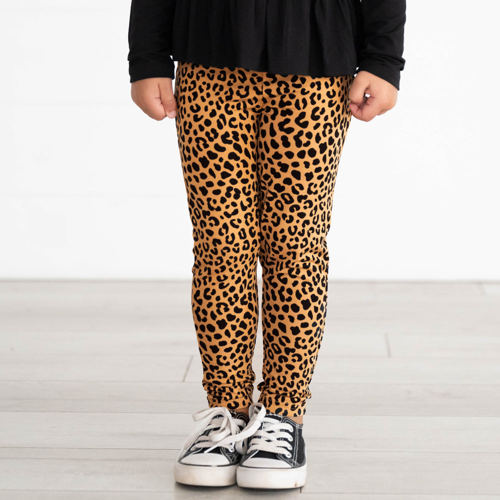 Close up image of the Classic Leopard Legging