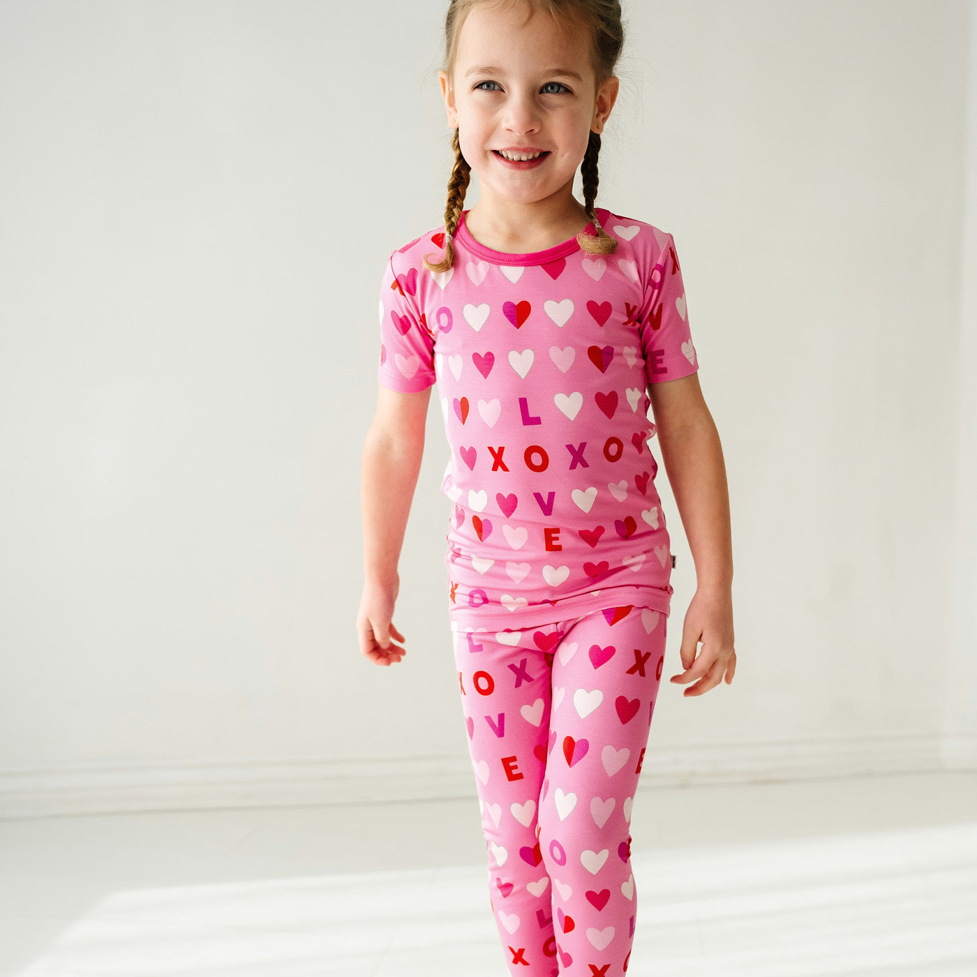 Alternate image of a child wearing Pink XOXO two piece short sleeve pajama set
