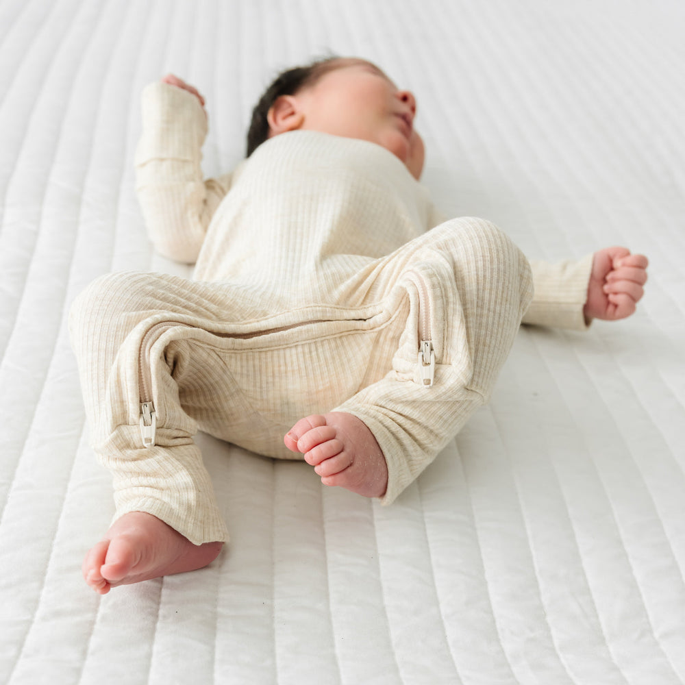 Heather Oatmeal Ribbed Crescent Zippy