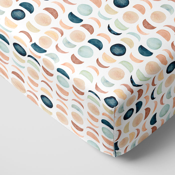 Corner image of Luna Neutral fitted crib sheet