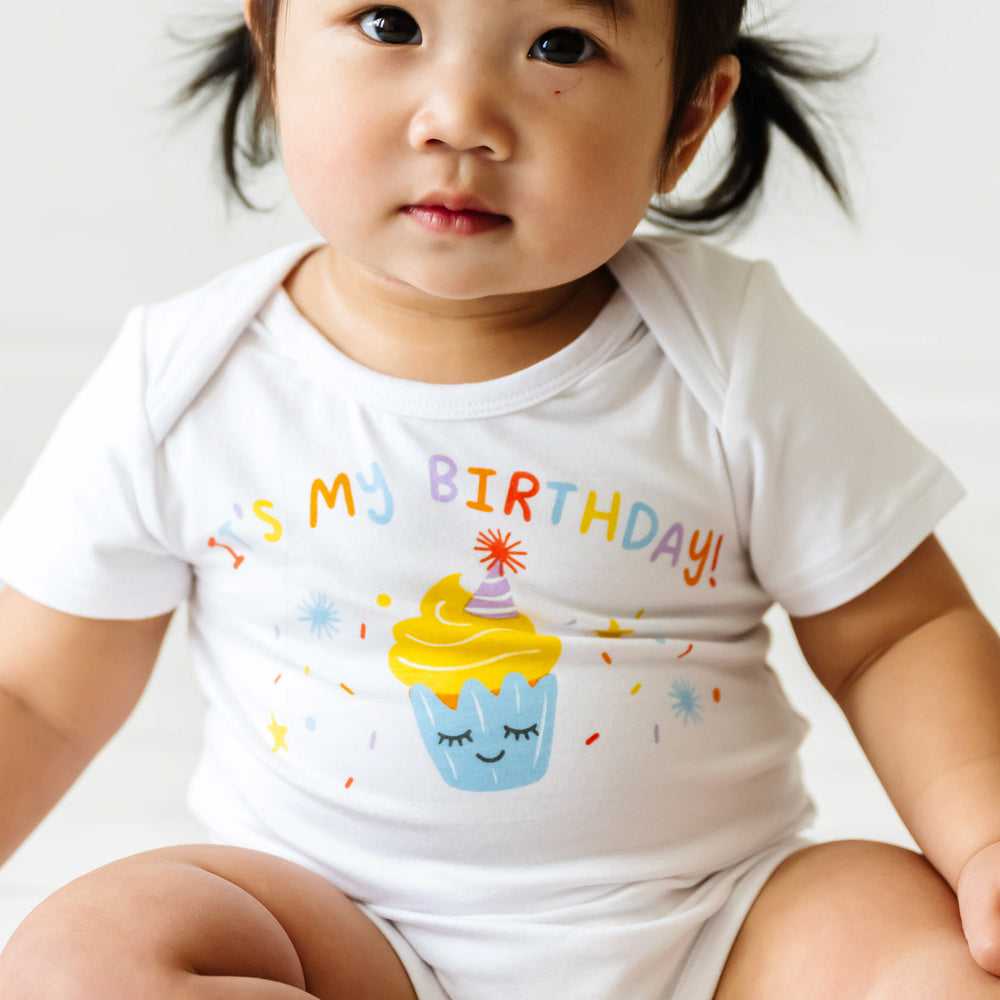 Click to see full screen - Play Bodysuit - It's My Birthday! Short Sleeve Graphic Bodysuit